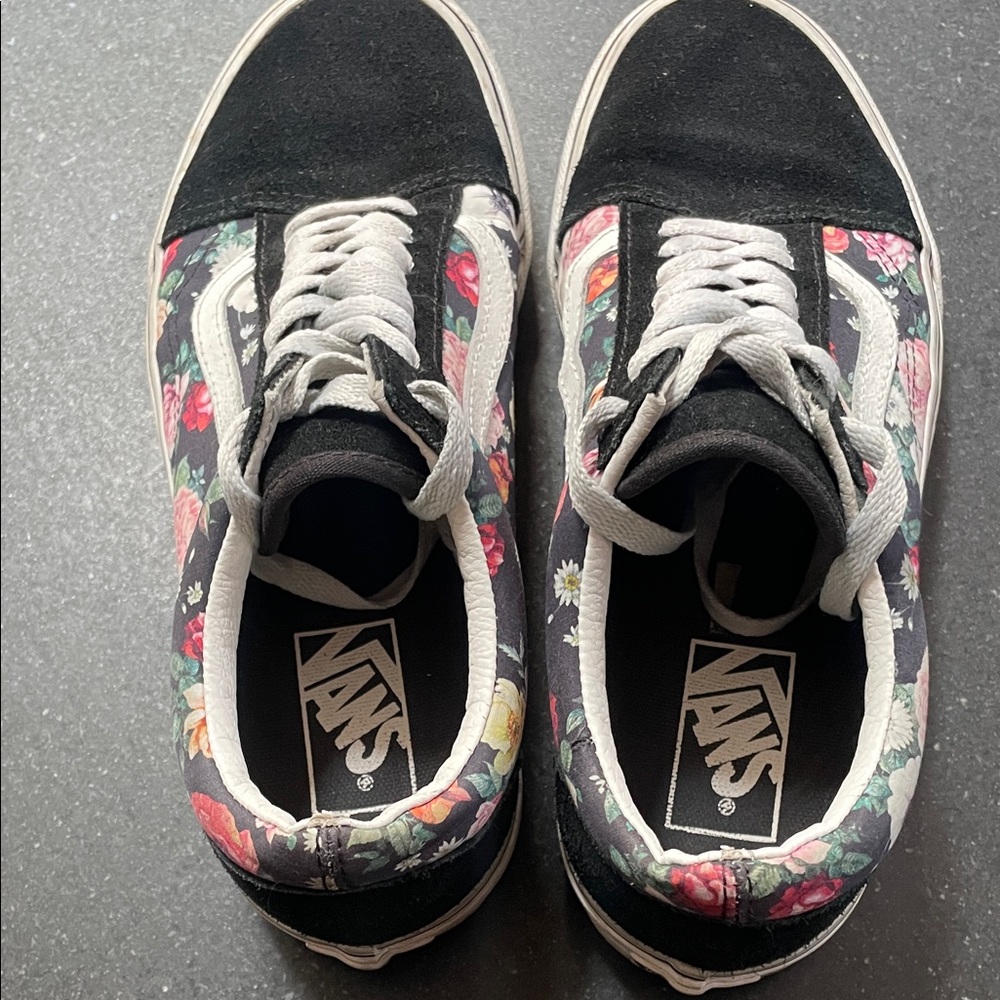 Vans Women's Black Floral Low-Top Sneakers - Picture 3 of 6